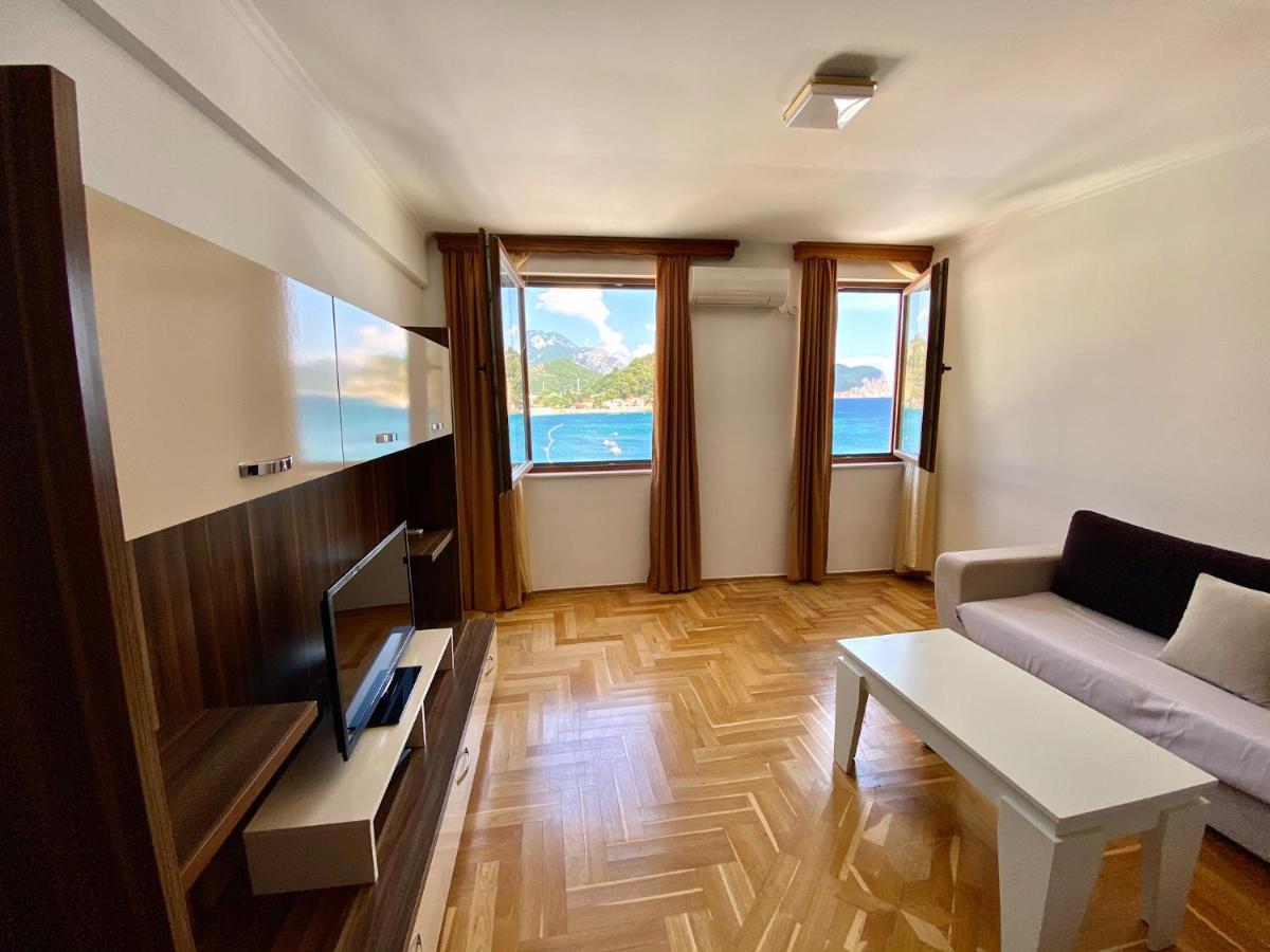Apartments First Line Petrovac Екстериор снимка