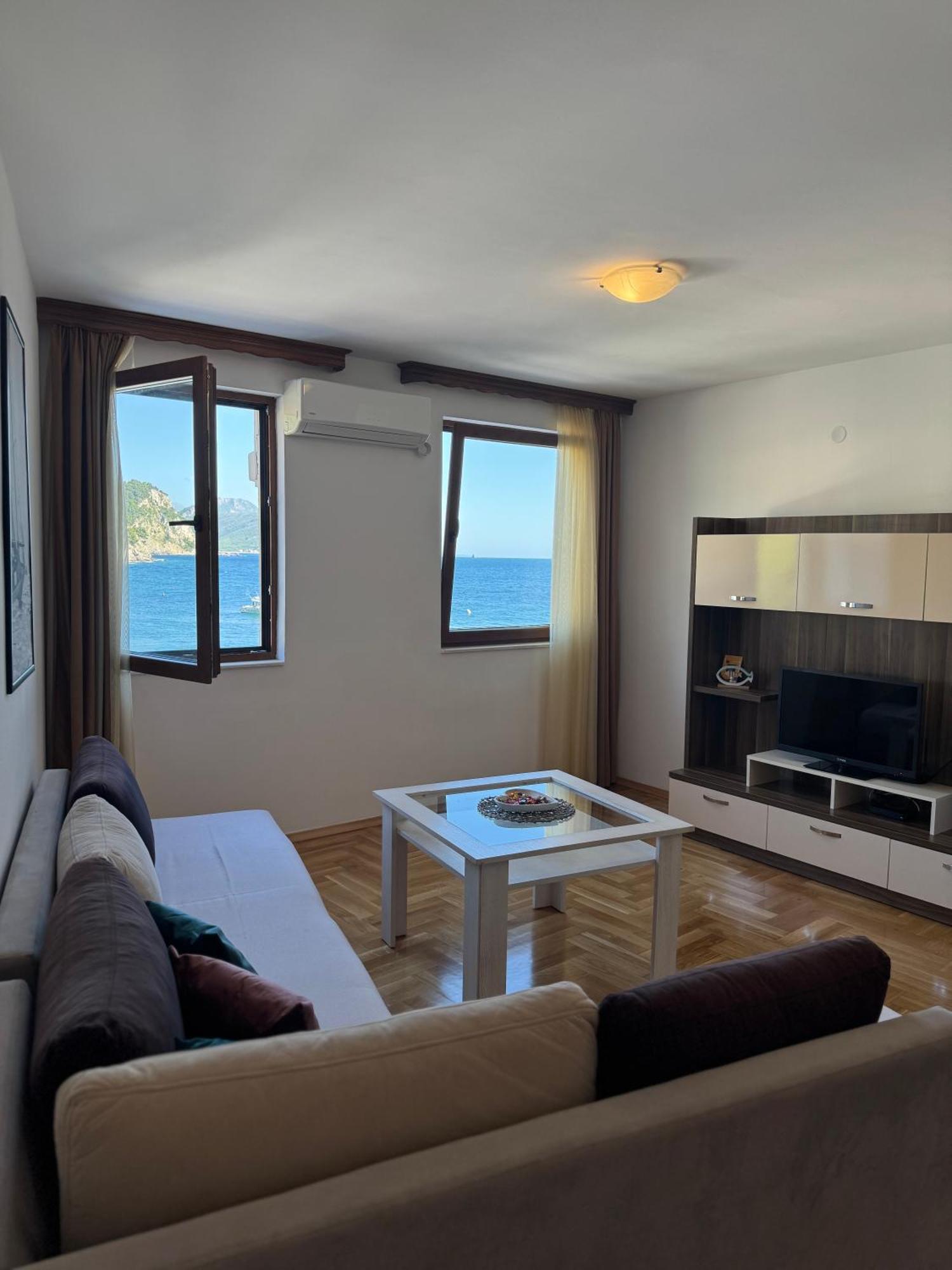 Apartments First Line Petrovac Екстериор снимка