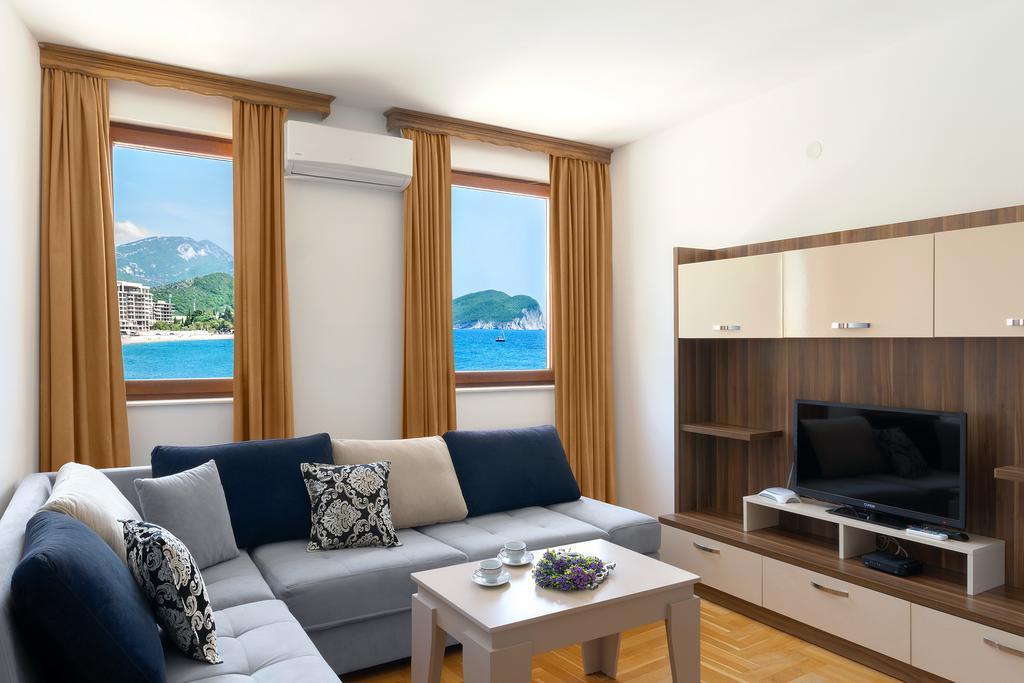 Apartments First Line Petrovac Екстериор снимка