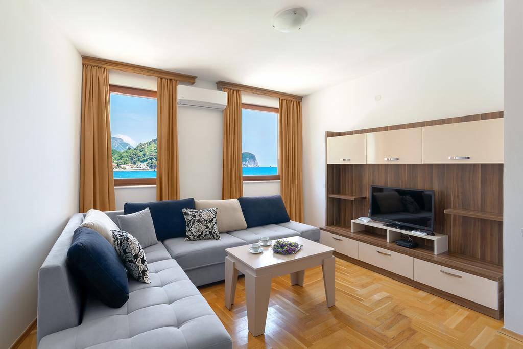 Apartments First Line Petrovac Екстериор снимка